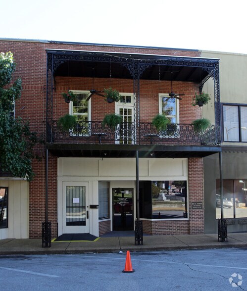 202 N Spring St, Tupelo, MS for sale - Building Photo - Image 1 of 1