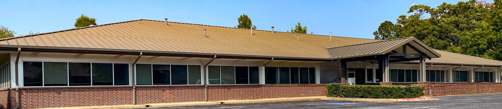 1202 NE McClain Rd, Bentonville, AR for lease - Building Photo - Image 2 of 2