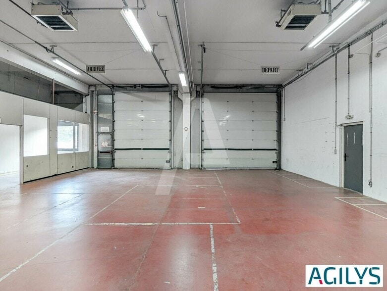 8 Rue Des Cévennes, Lisses for lease - Interior Photo - Image 3 of 9