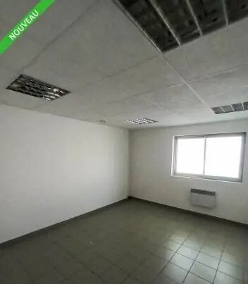 Flex in Avignon for lease - Interior Photo - Image 2 of 4