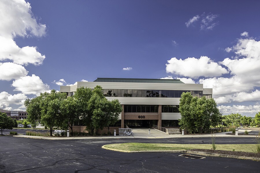 600 Corporate Center Dr, Coraopolis, PA for lease Building Photo- Image 1 of 17