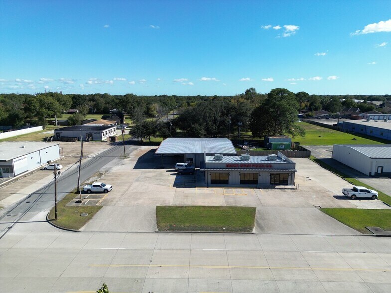 2701 Nall St, Port Neches, TX for sale - Building Photo - Image 2 of 8