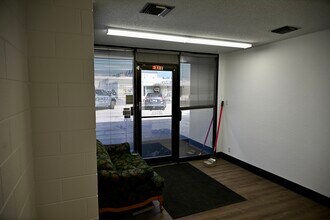 155 W 2950 S, Salt Lake City, UT for lease Interior Photo- Image 2 of 13