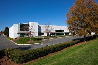 2121 Distribution Center Dr, Charlotte, NC for lease Building Photo- Image 1 of 1