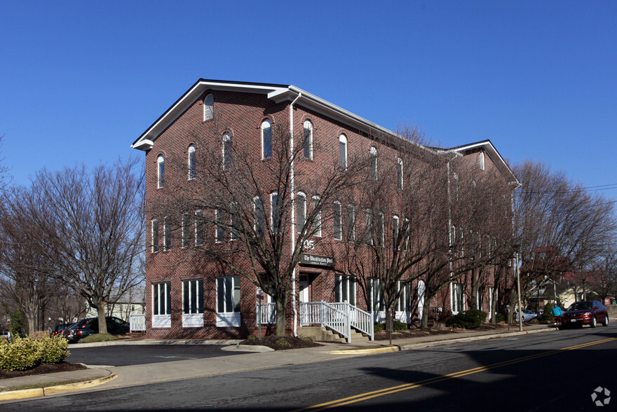 305 Harrison St, Leesburg, VA for lease - Building Photo - Image 1 of 31