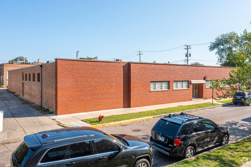 1616 W Glenlake Ave, Chicago, IL for sale - Building Photo - Image 2 of 7