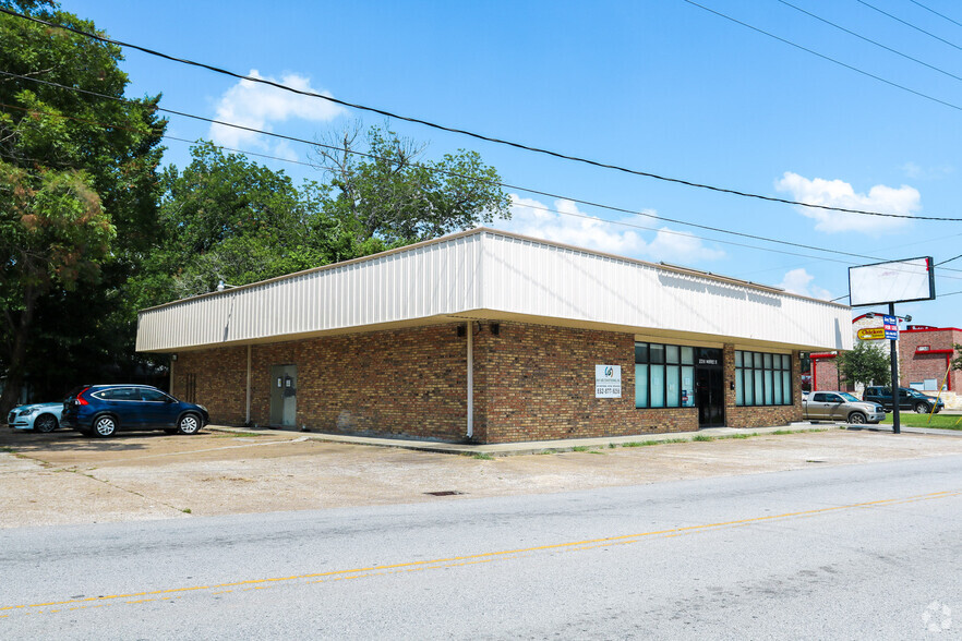 201 N Winfree St, Dayton, TX for lease - Building Photo - Image 3 of 26