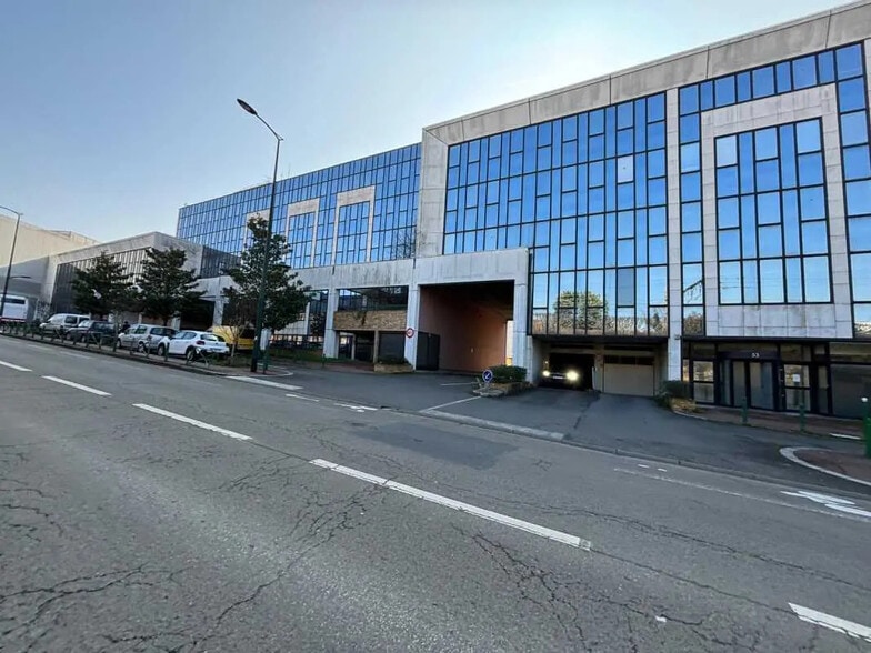 Flex in Malakoff for lease - Building Photo - Image 2 of 16