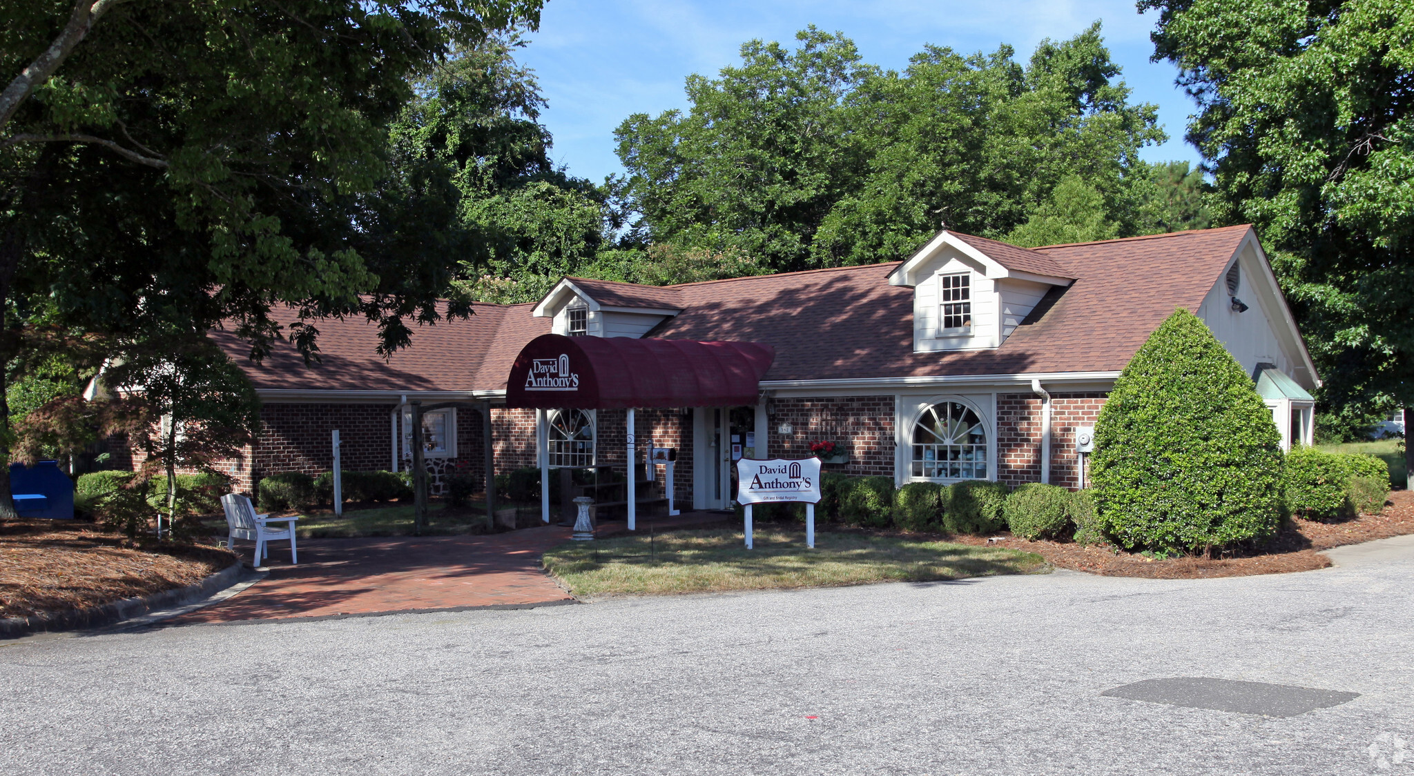 542 N Main St, Fuquay Varina, NC for sale Primary Photo- Image 1 of 1