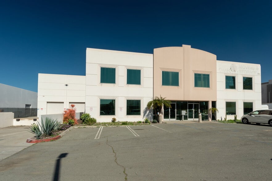 8594 Siempre Viva Rd, San Diego, CA for lease - Primary Photo - Image 1 of 41