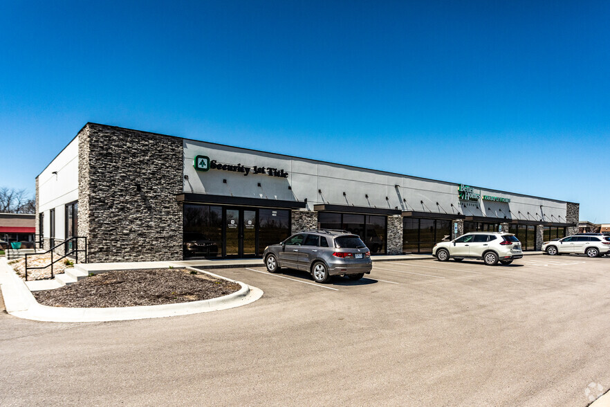 8630 N Green Hills Rd, Kansas City, MO for lease - Building Photo - Image 1 of 4