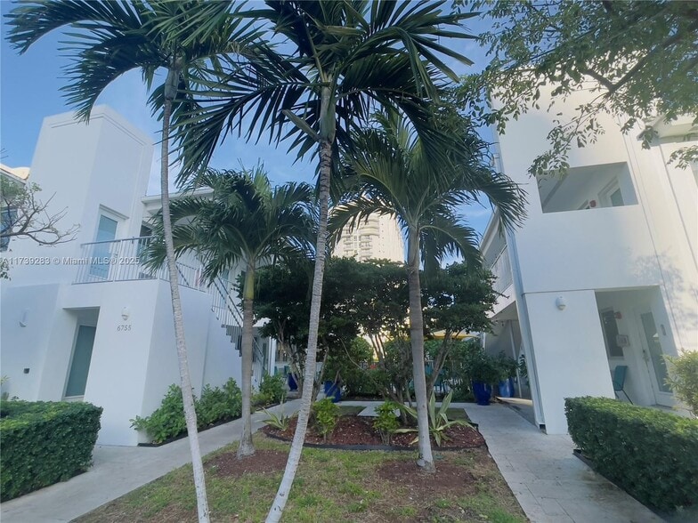 6755 Harding Ave, Miami Beach, FL for sale - Building Photo - Image 2 of 9