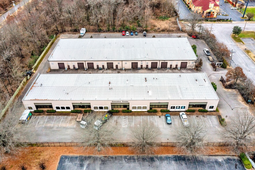 6047 Executive Center Dr, Memphis, TN for lease - Building Photo - Image 1 of 3