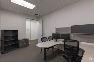 2750 Technology Forest Blvd, The Woodlands, TX for lease Interior Photo- Image 2 of 4