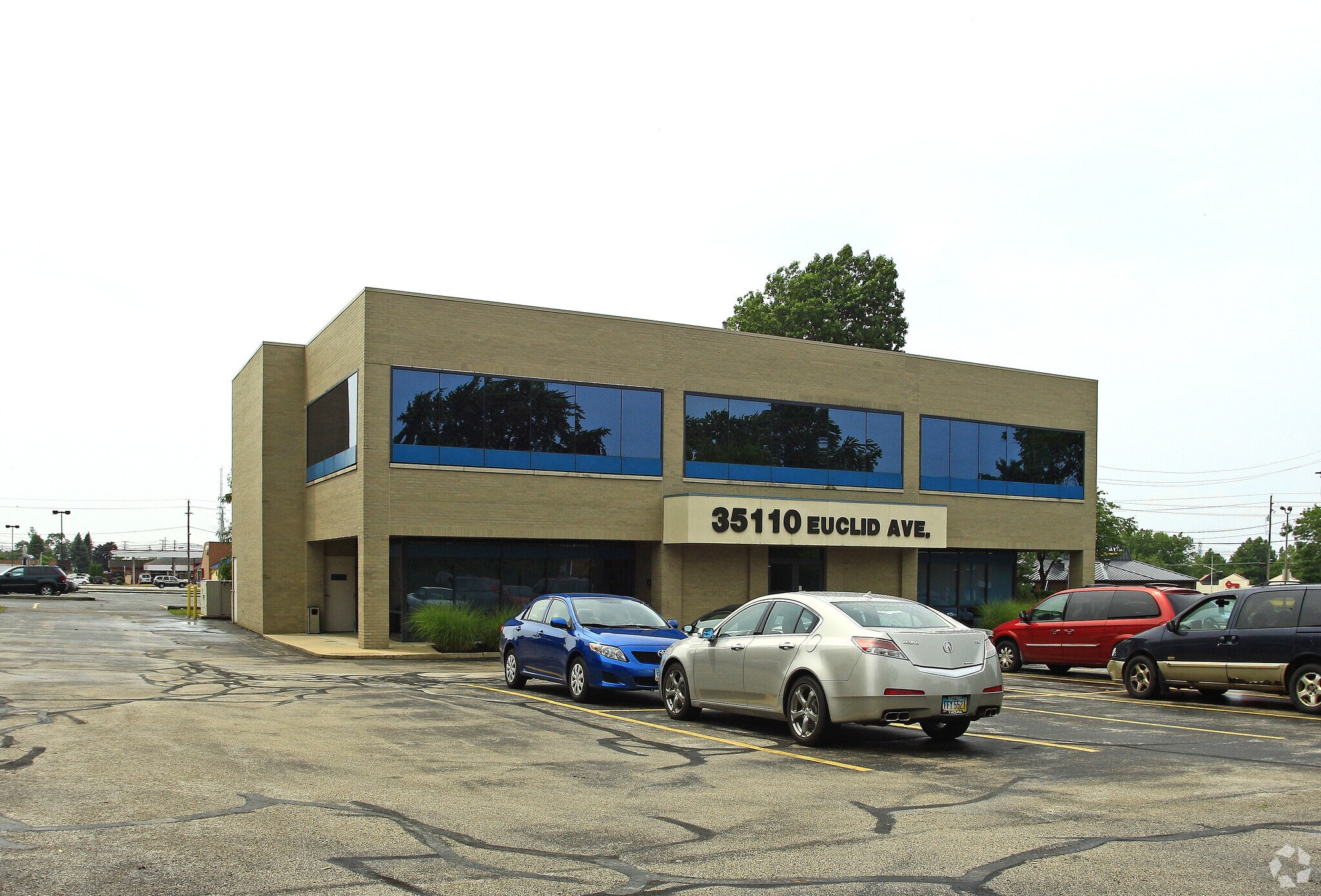 35110 Euclid Ave, Willoughby, OH 44094 USA Management Building