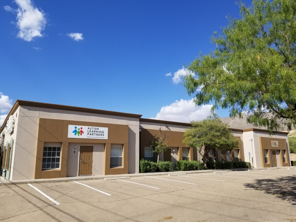 5400 Suncrest Dr, El Paso, TX 79912