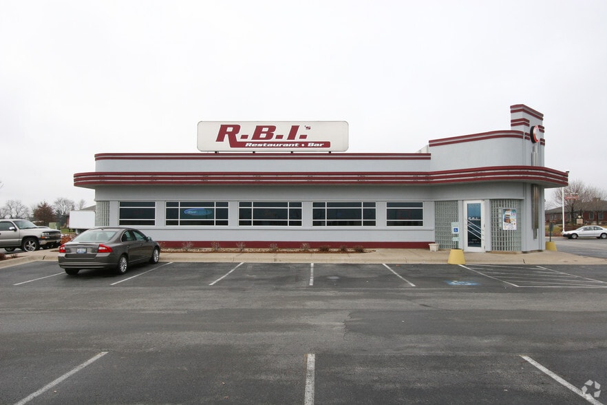 3870 N Perryville Rd, Rockford, IL for lease - Building Photo - Image 2 of 3