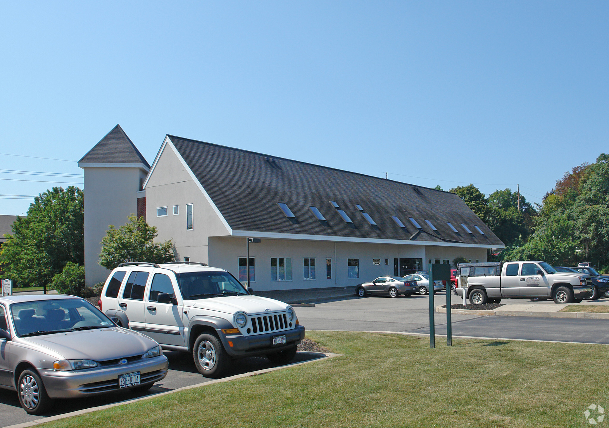 980 Westfall Rd, Rochester, NY for lease Primary Photo- Image 1 of 37