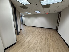 1165 Northchase Pky SE, Marietta, GA for lease Interior Photo- Image 2 of 8