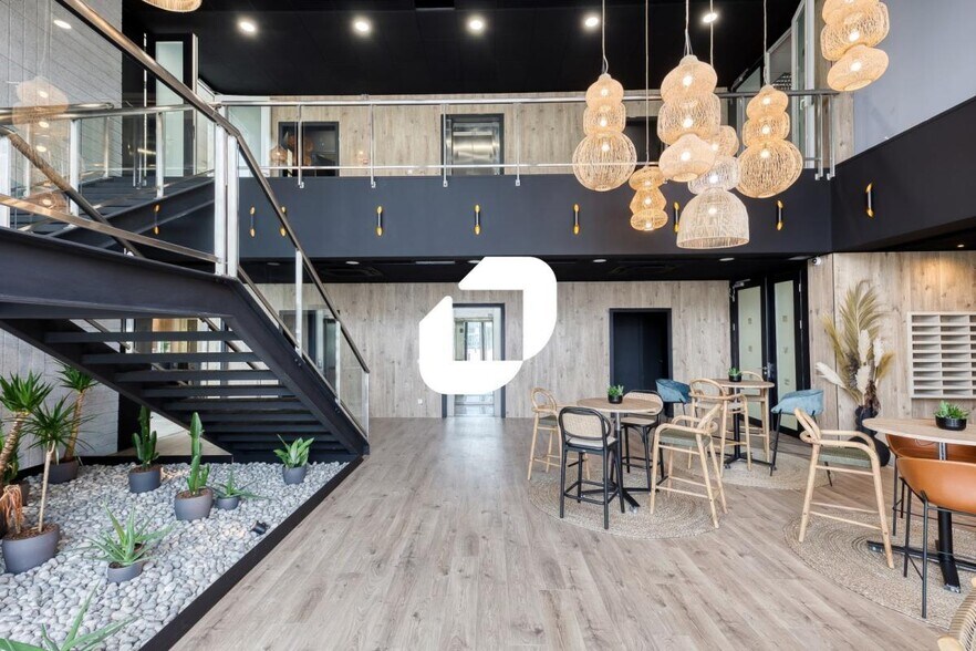 Office in Serris for lease - Interior Photo - Image 2 of 17
