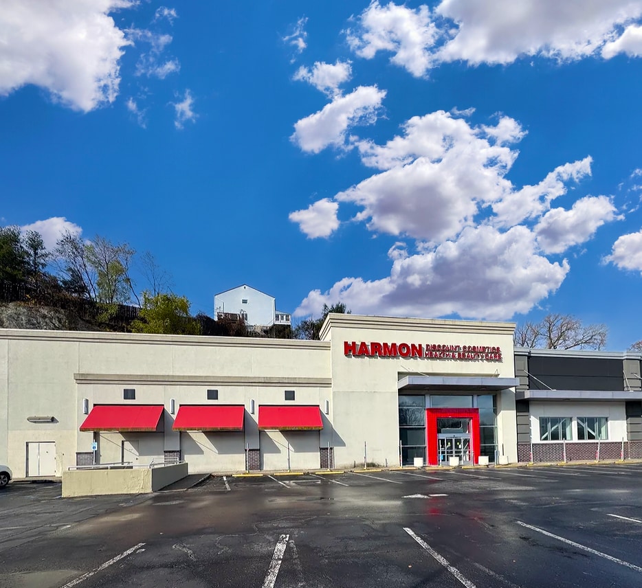 2141 Central Park Ave, Yonkers, NY for lease Interior Photo- Image 1 of 2