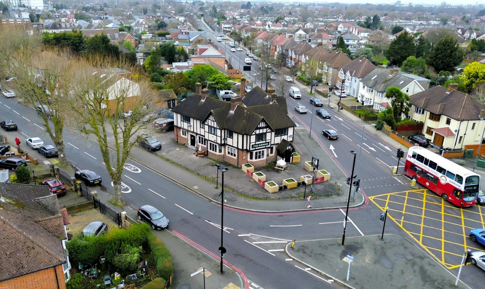 Hanworth Rd, Feltham for sale - Building Photo - Image 1 of 1