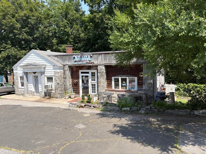 125 Yantic Rd, Norwich, CT for sale - Building Photo - Image 2 of 27