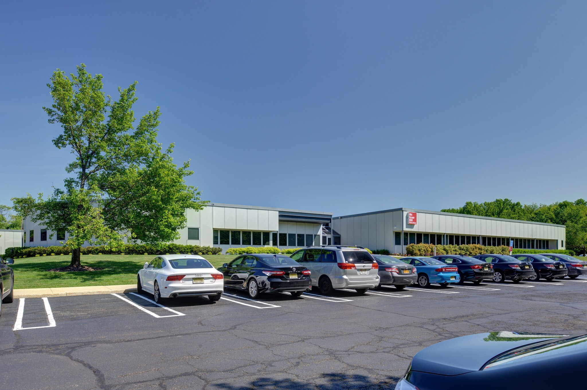 104 Windsor Center Dr, East Windsor, NJ 08520 Windsor Center Bldg 104