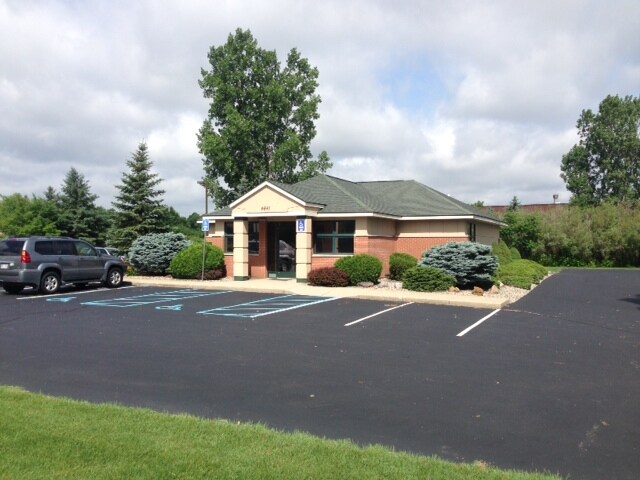 4641 N Breton Ct SE, Grand Rapids, MI for sale - Building Photo - Image 1 of 1