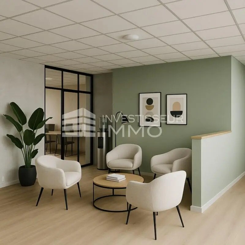 Office in Clichy for sale Interior Photo- Image 1 of 2