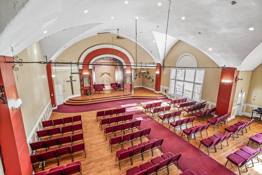 2644 S Pine Ave, Milwaukee, WI for sale - Interior Photo - Image 1 of 1