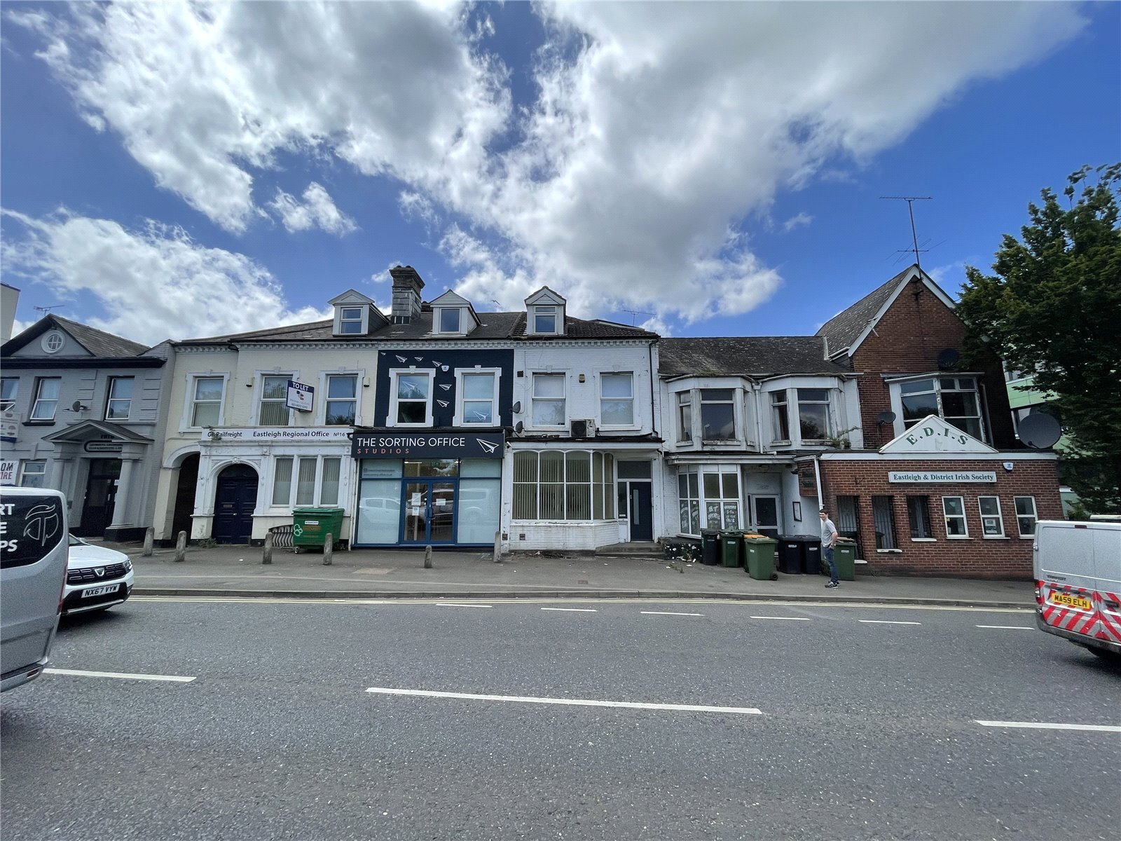 12 Southampton Rd, Eastleigh for sale Primary Photo- Image 1 of 1