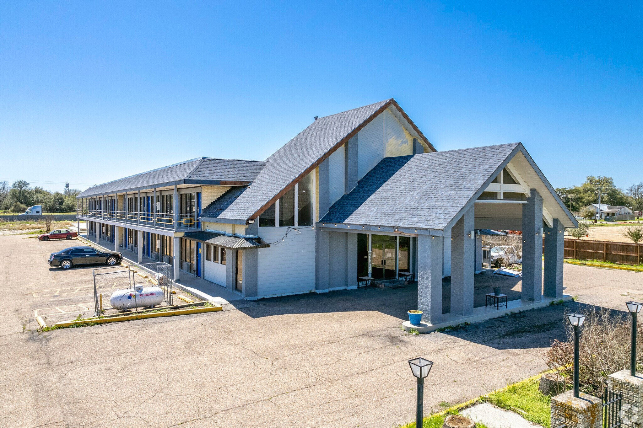 420 E I-10 Frontage Rd, Flatonia, TX for sale Primary Photo- Image 1 of 1