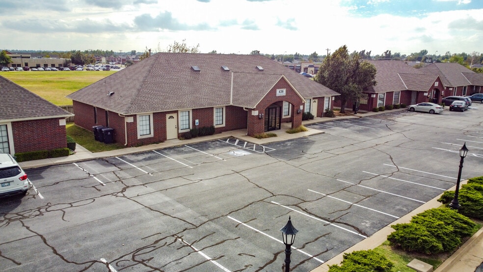 436 S Mustang Rd, Yukon, OK for lease - Building Photo - Image 2 of 5