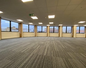 31-35 High St, Kingston Upon Thames for lease Interior Photo- Image 2 of 4