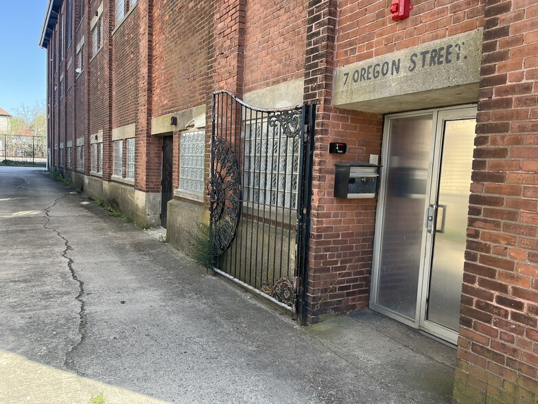 7 Oregon St, Fall River, MA for lease - Building Photo - Image 3 of 3