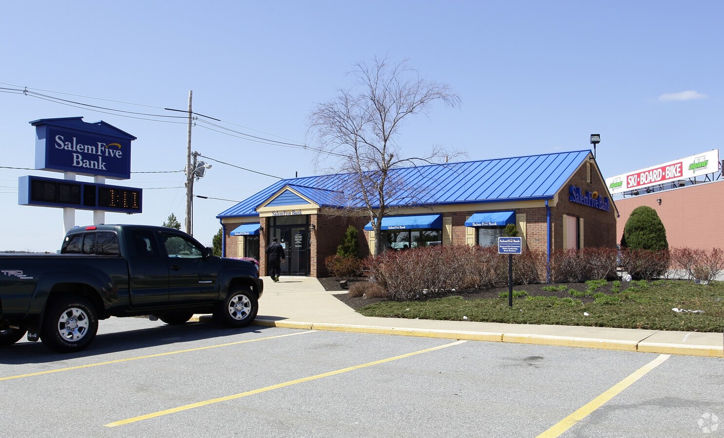 139 Endicott St, Danvers, MA 01923