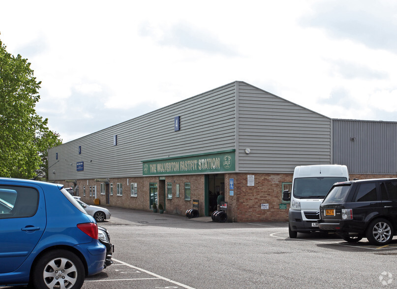 4-7 Deans Rd, Milton Keynes for lease - Primary Photo - Image 1 of 4