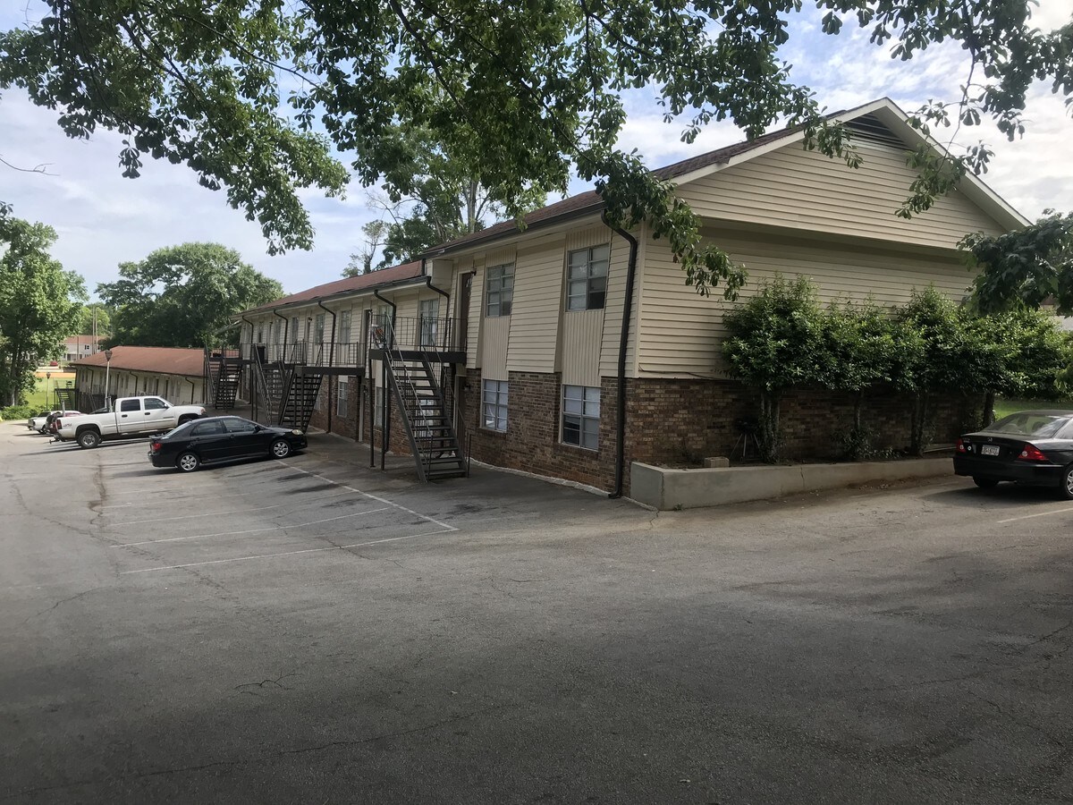 1126 Maple St, Carrollton, GA 30117