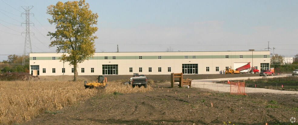 2901 N Delaney Rd, Waukegan, IL for sale - Primary Photo - Image 1 of 1