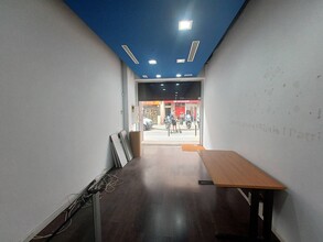 Retail in L'hospitalet De Llobregat, Barcelona for lease Interior Photo- Image 2 of 16