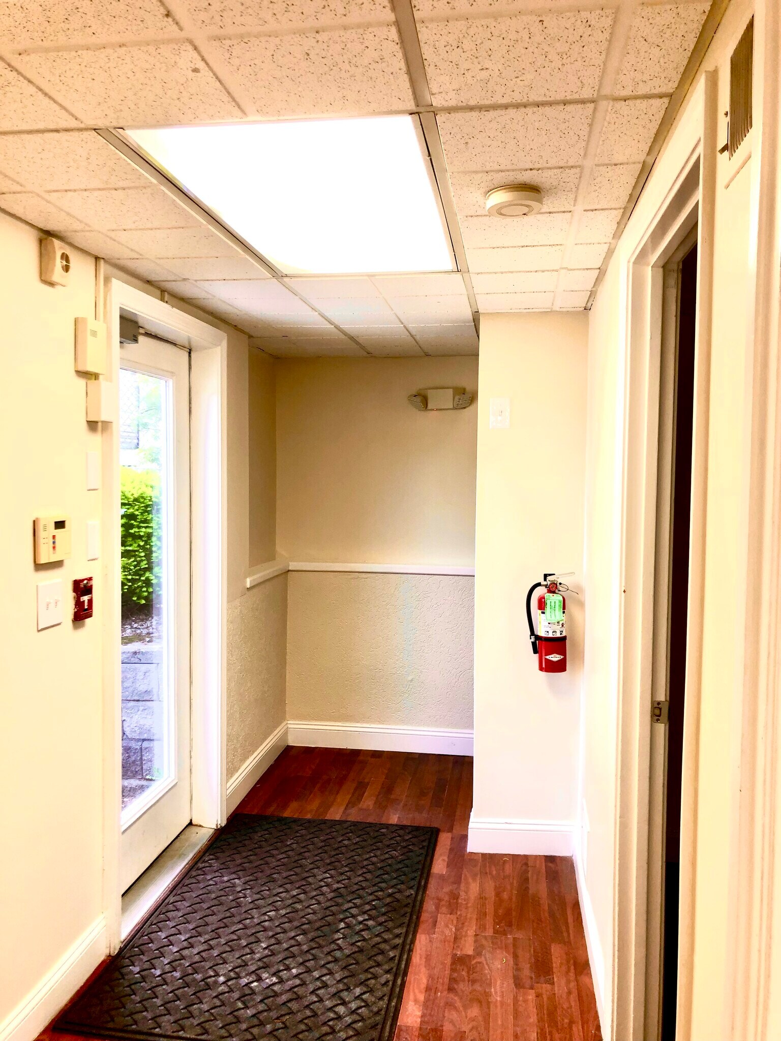 41 Freetown Rd, Raymond, NH for sale Interior Photo- Image 1 of 1