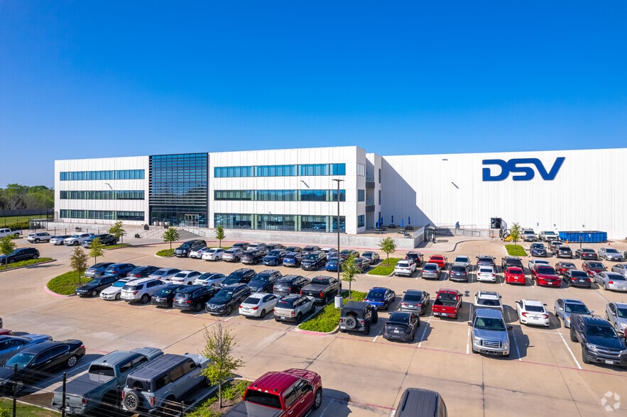 3001 Midpoint Dr, Lancaster, TX for sale - Primary Photo - Image 1 of 1