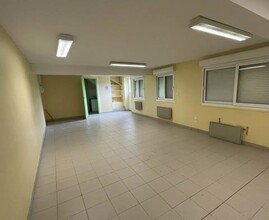 Office in Beauvais for lease Building Photo- Image 2 of 4