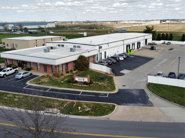 1325 SW Market St, Lee's Summit, MO for lease - Building Photo - Image 1 of 6