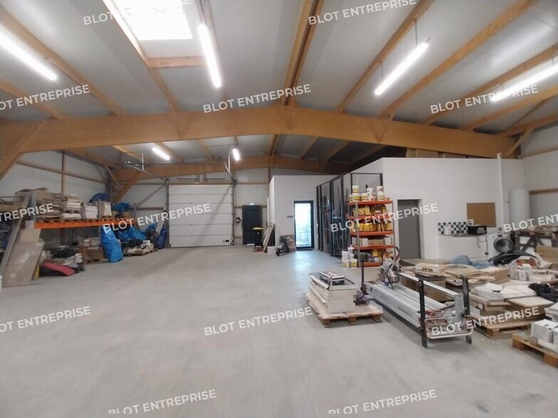 Flex in Saint-Nolff for sale - Interior Photo - Image 3 of 5