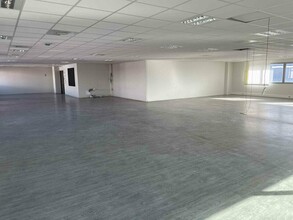 Flex in Saint-Priest for lease Interior Photo- Image 2 of 3