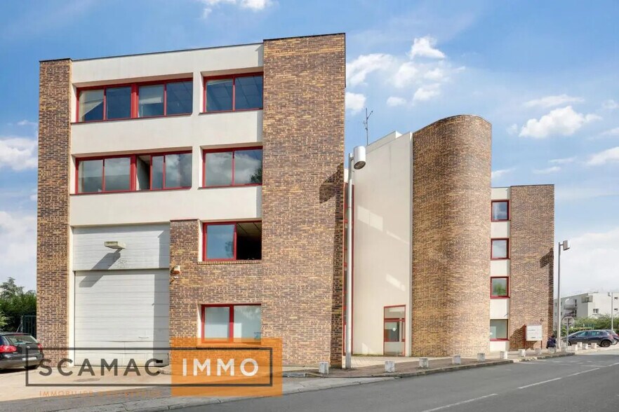 Office in Évry-Courcouronnes for lease - Building Photo - Image 3 of 3