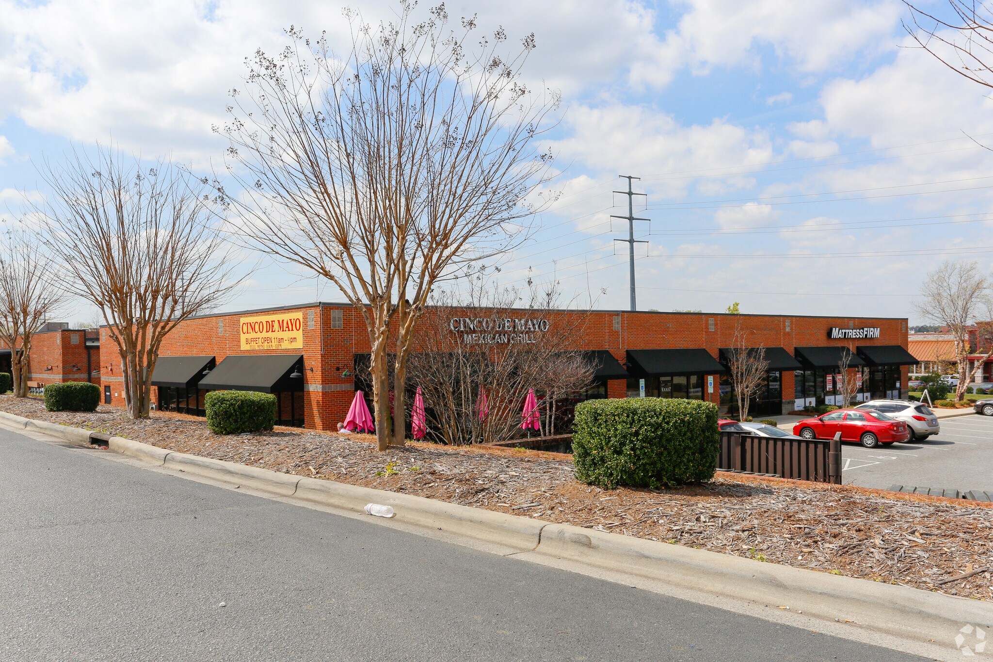 1000110011 Weddington Rd, Concord, NC 28027 Shoppes at Kings Grant