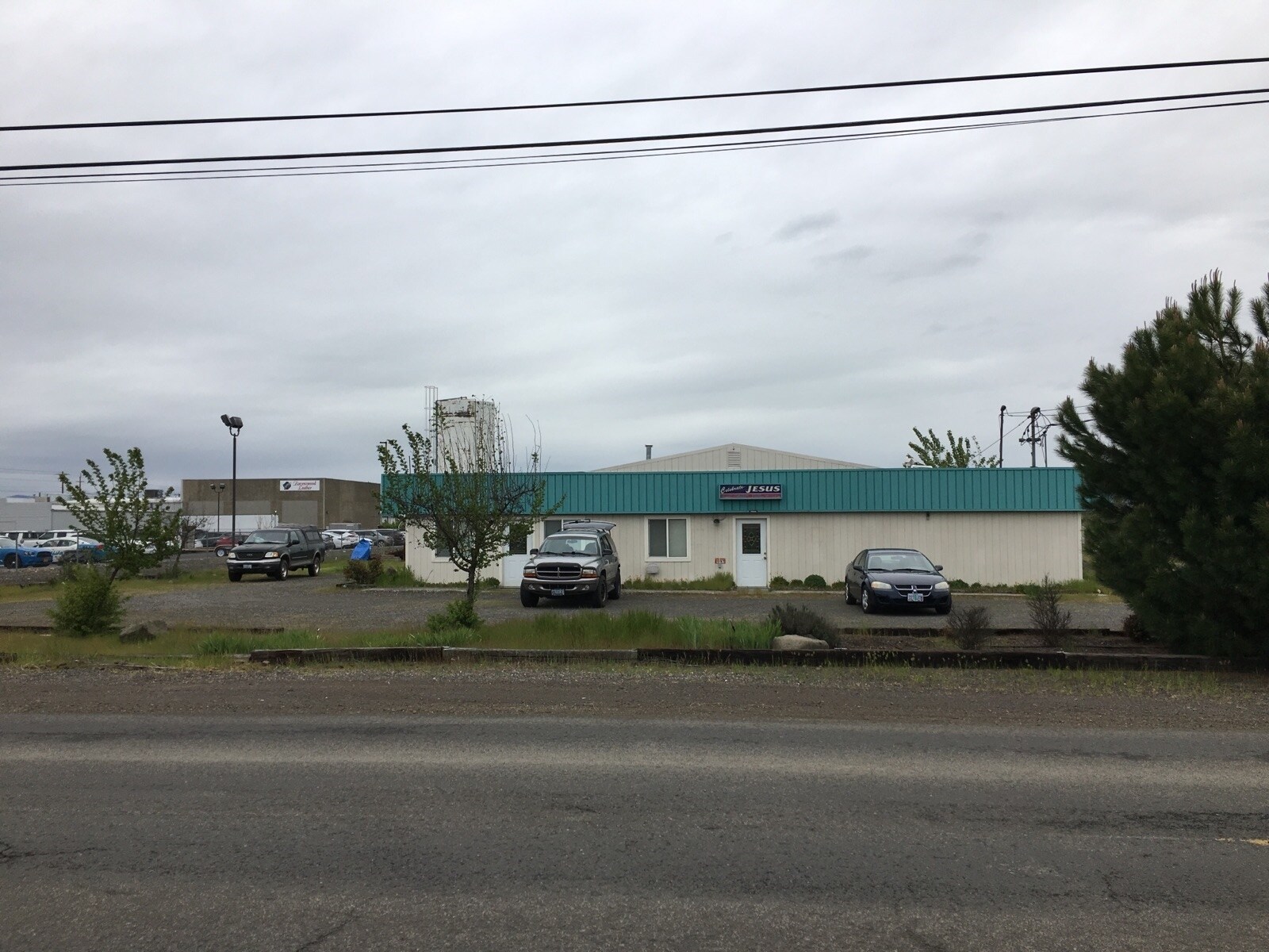 1597 E Vilas Rd, Medford, OR for sale Primary Photo- Image 1 of 1